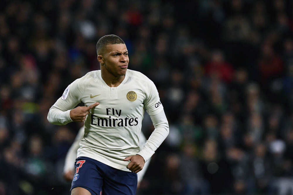 对话传音阿里夫：从手机到AI，押注数字化基建对抗巨头围剿